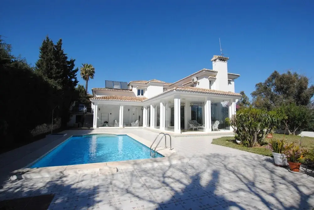 Preciosa villa con piscina privada, perros bienvenidos