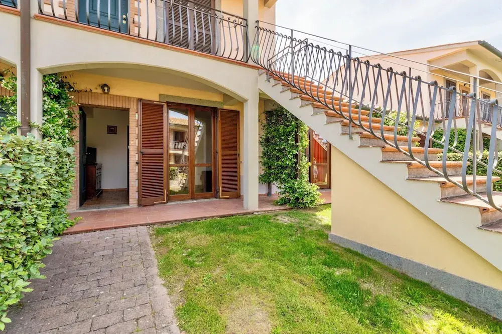 Residence with swimming pool in Sorano