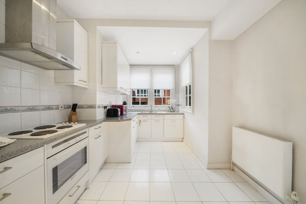Hertford Flat 8