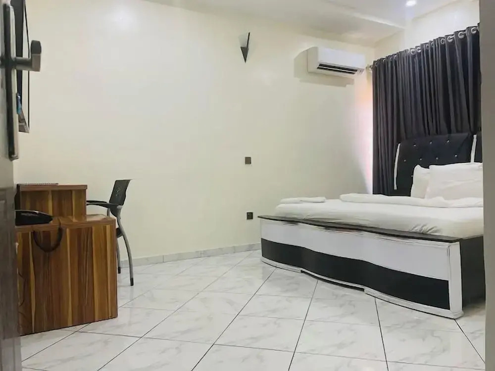 Villa Maxili Hotel and Apartment