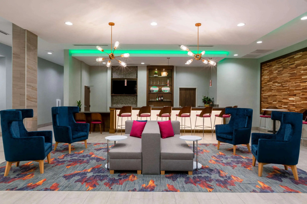 La Quinta by Wyndham Altoona Des Moines