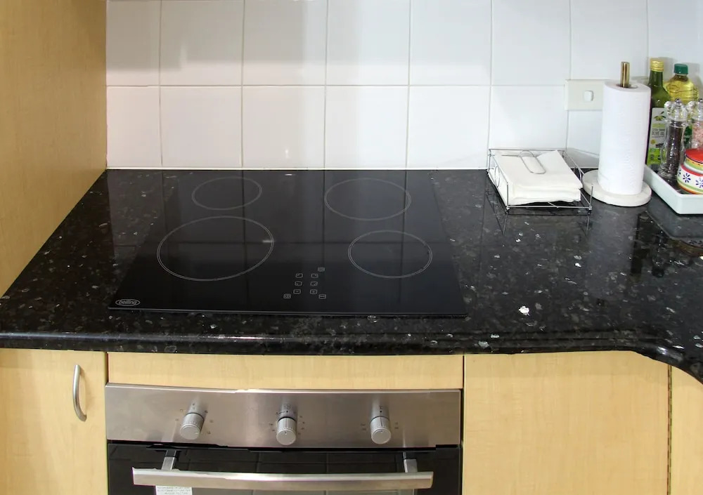 Adelaide Cbd Apartment - 3Br, 2Bath & Carpark