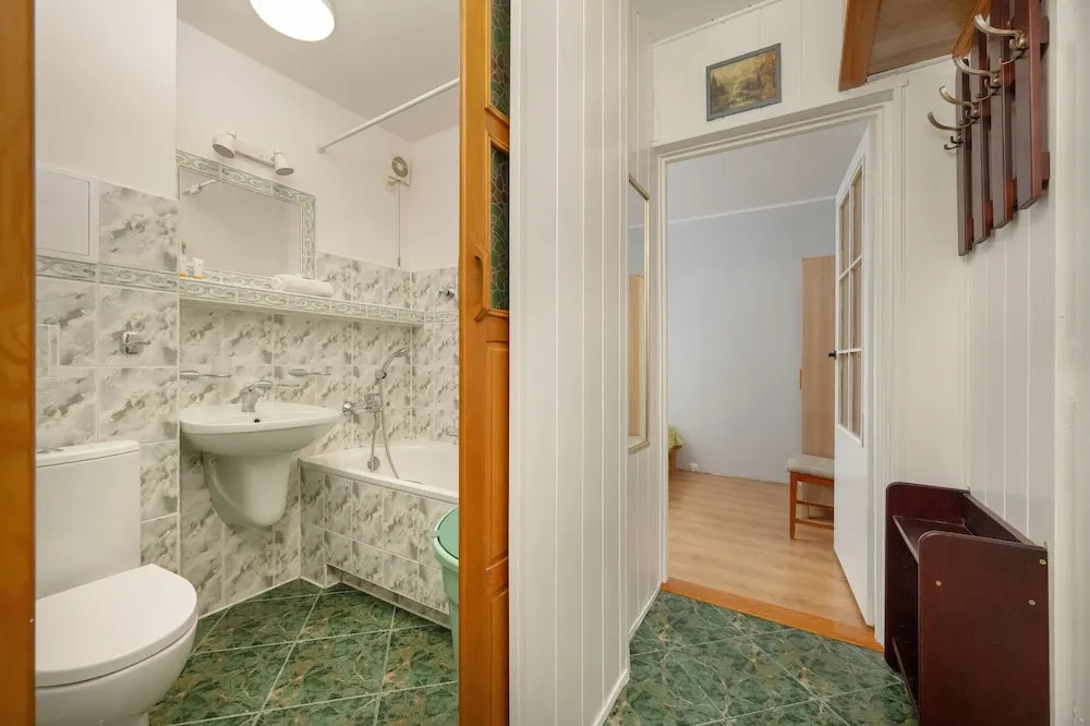 Apartment Close to the Park by Renters