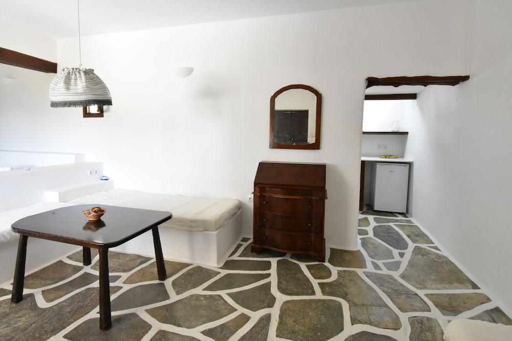 Petra Holiday Village