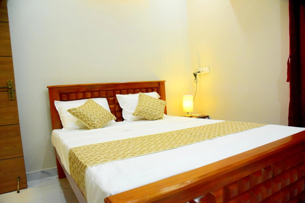 Sri Apartment 2BHK For Familys Couples Parking A2