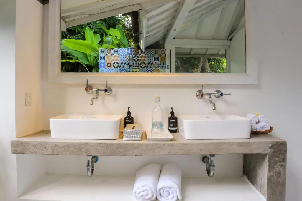 Chanteak Bali - White House 1