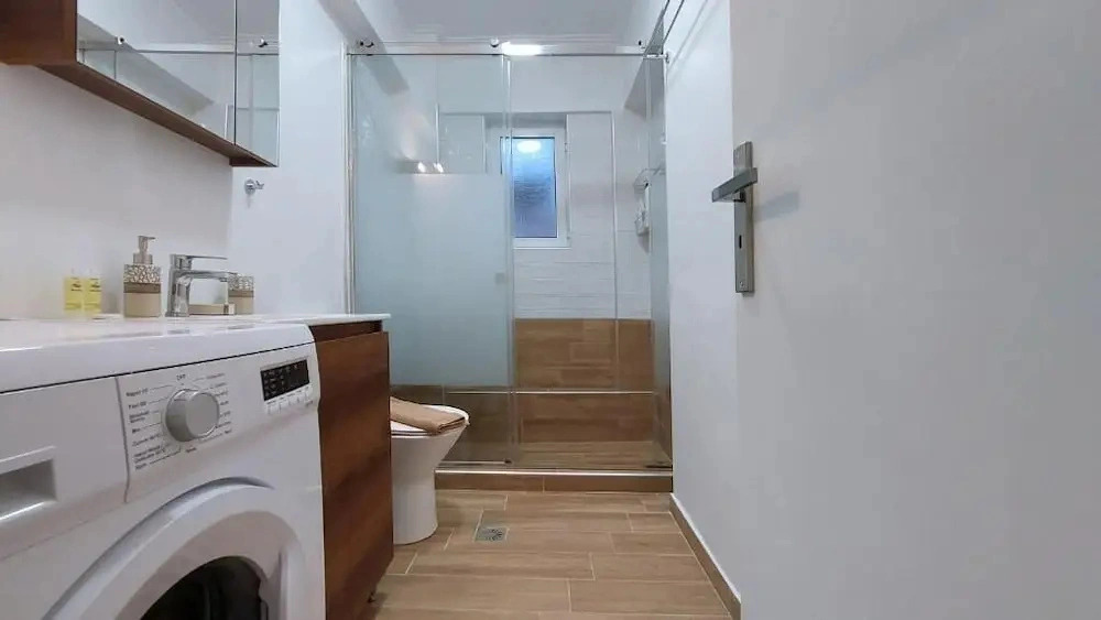A modern renovated maisonette Nikaia