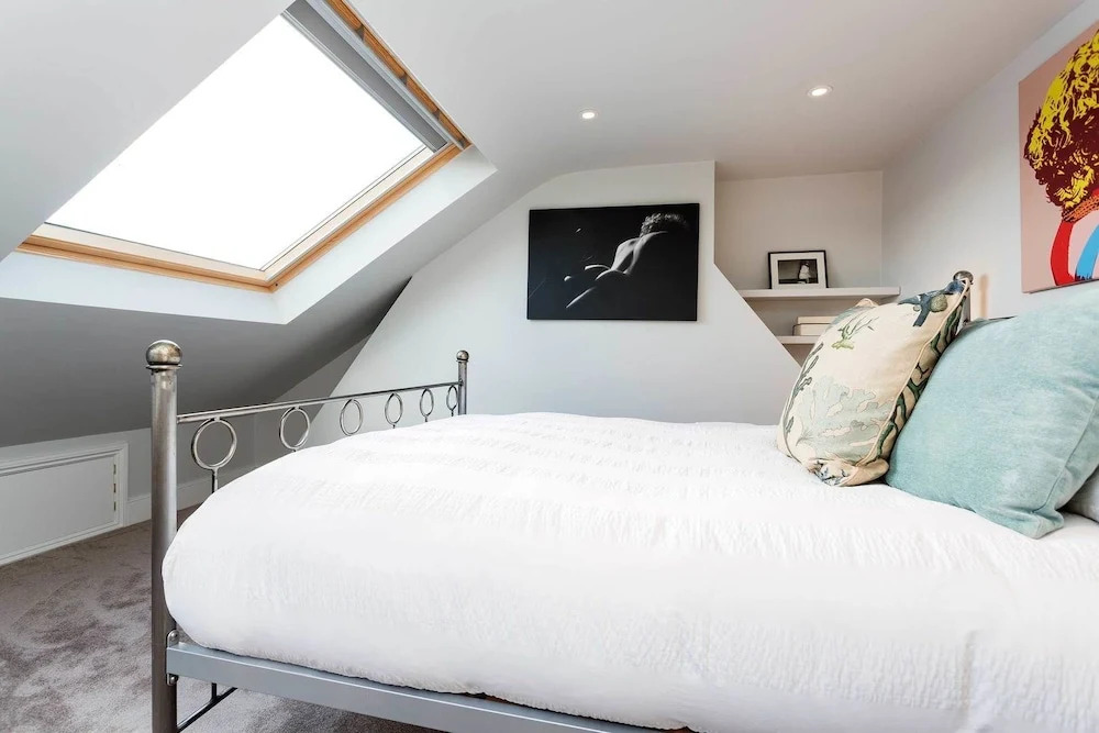 Veeve - Clapham Fairytale