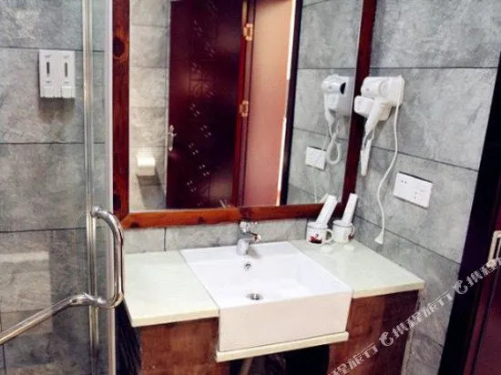 Jinggangshan Red Culture Theme Hotel