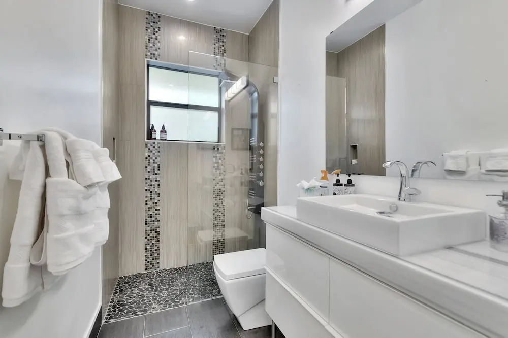 Lynora's Luxe Estate Modern Design