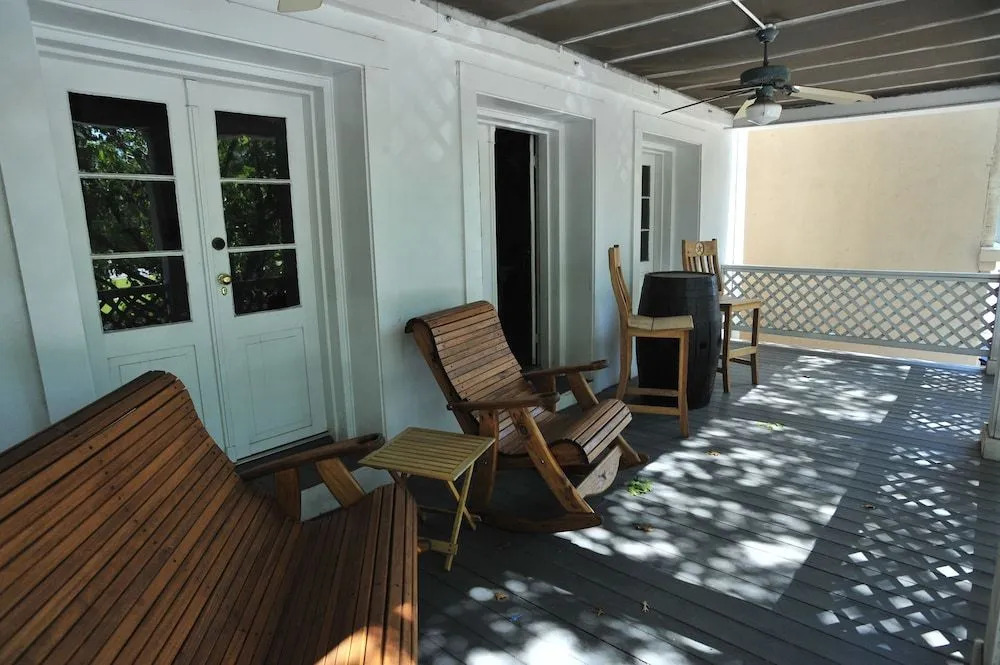 Schmitz Bed & Breakfast
