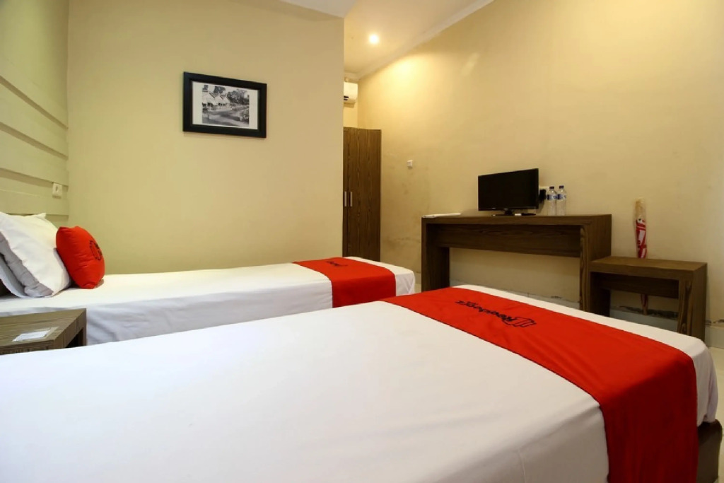 RedDoorz Plus @ Jalan Damai 2