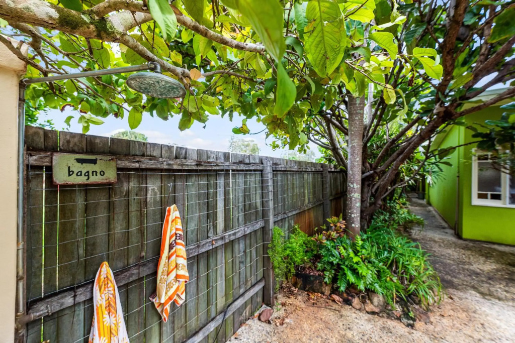 Cottonwood Cottage - Couples pet friendly retro escape