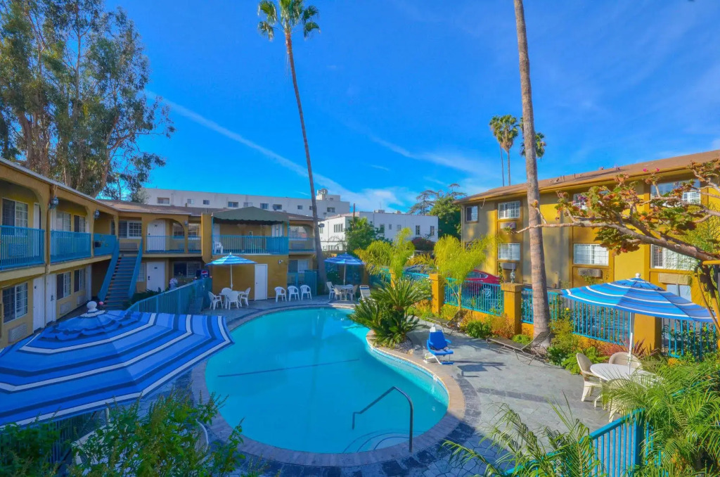 Hollywood City Inn