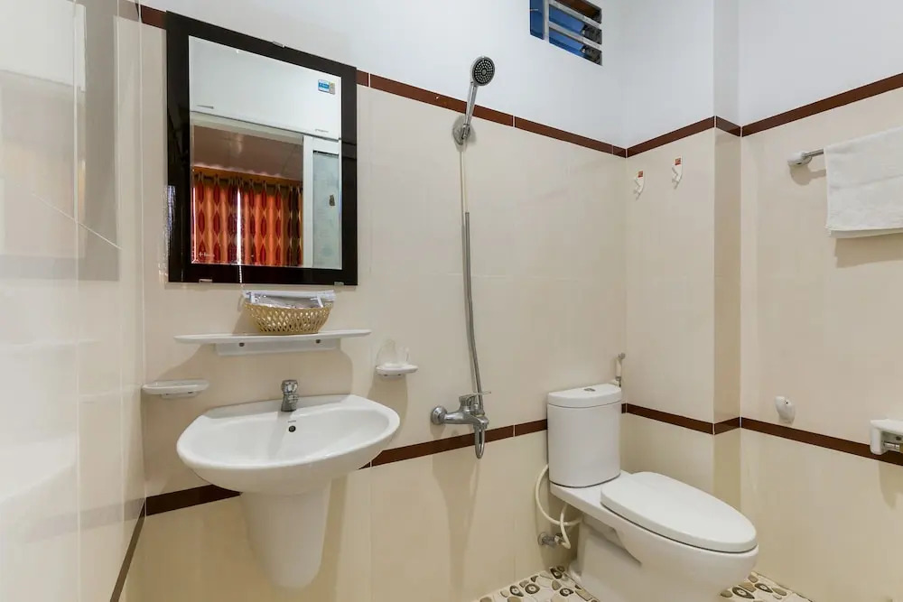 OYO 393 Xuan Thuy Hotel