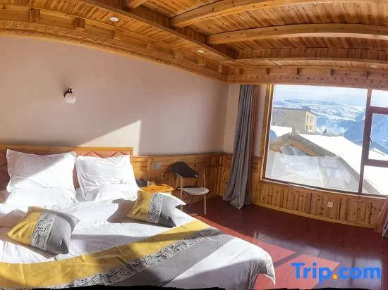 Tagong Grassland Tuoma Homestay