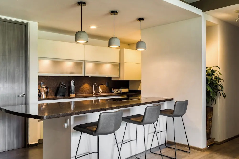 Chic PH Haven with rooftop By Tasman