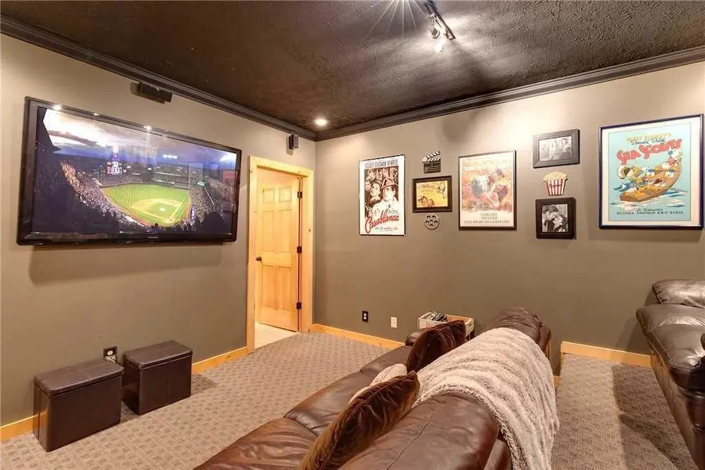 Stonebrook Lodge - Four Bedroom Cabin