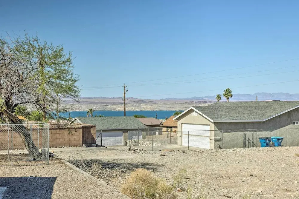 2 Mi to Lake Havasu: Peaceful Home w/ Pool & Views