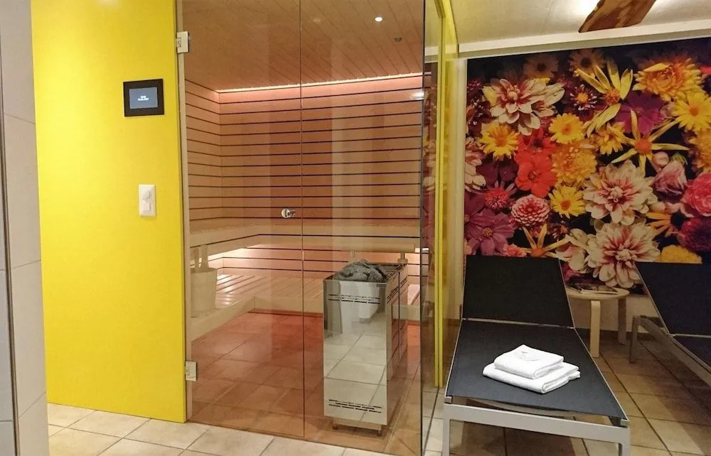 Hotel Promenade, das ruhige Stadthotel mit kostenfreien Parkplätzen, E-Auto-Ladestationen und Privatpark mitten in der Stadt