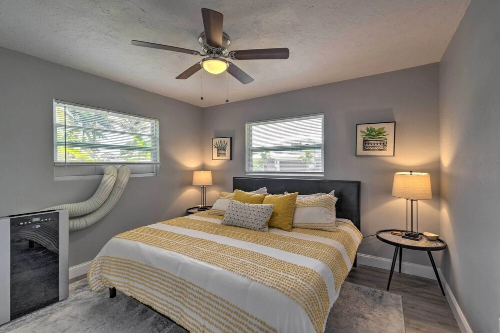 Bright Venice Getaway < 1 Mi to Historic Dtwn