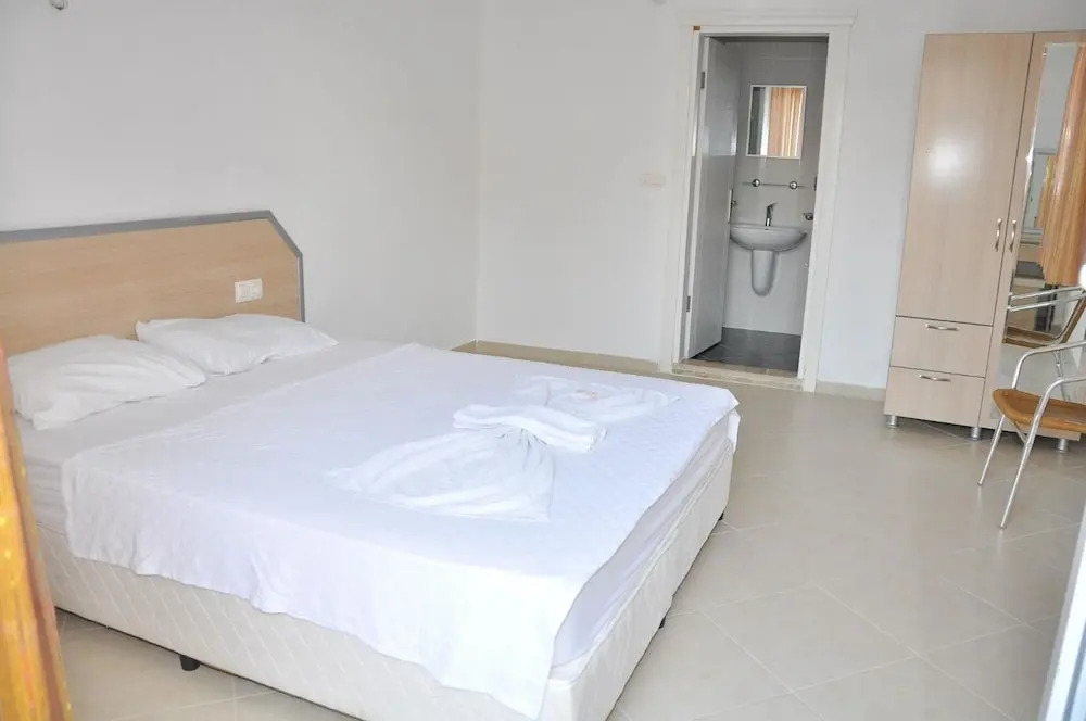 HYT Apart 1 Bedroom 1 by DreamofHoliday