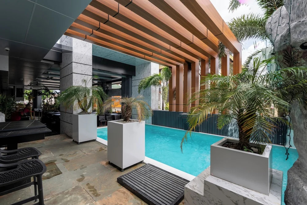 Hotel Elegance NV