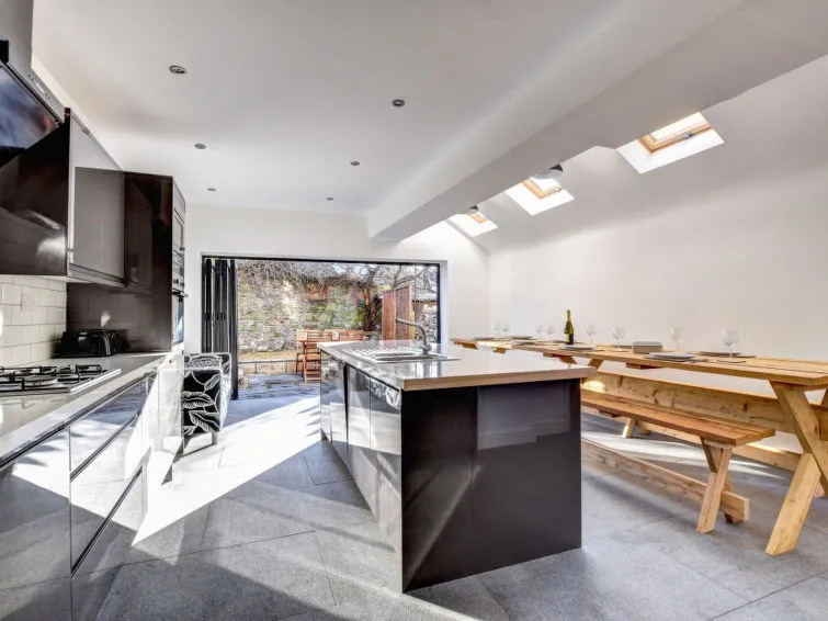 Holiday Home Ger y Taf