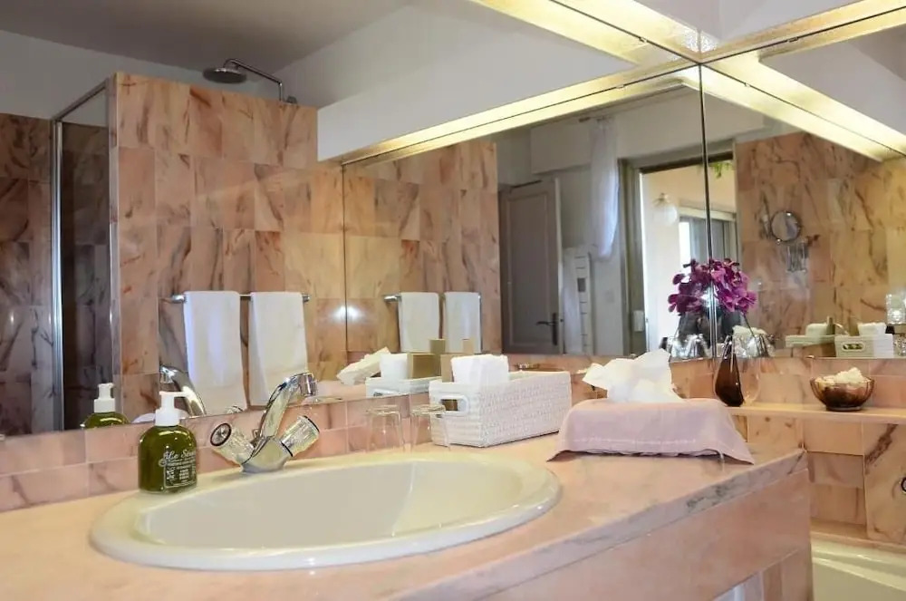 Villa Thalassa Art B&B