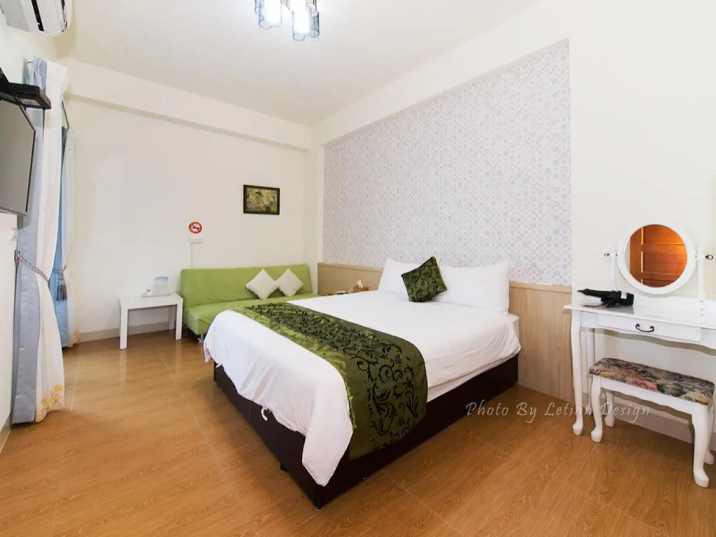 Four Seasons Homestay