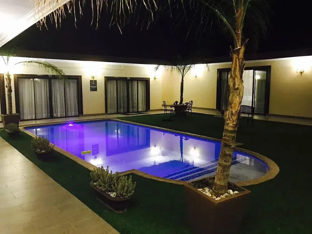 Halfway House Hotel