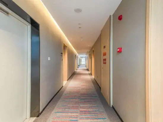Duogao Hotel (Cixi Zhouxiang Branch)