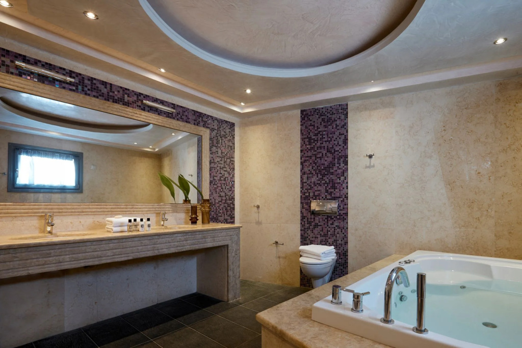 Petit Palace Suites