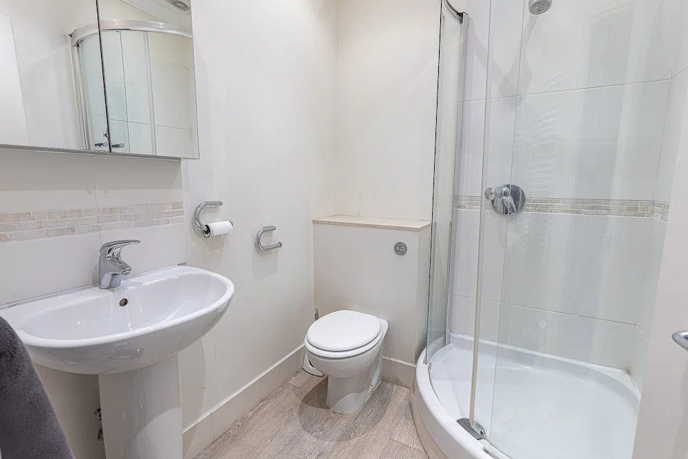 Rustic 2BR apt with balcony in Pimlico near Victoria