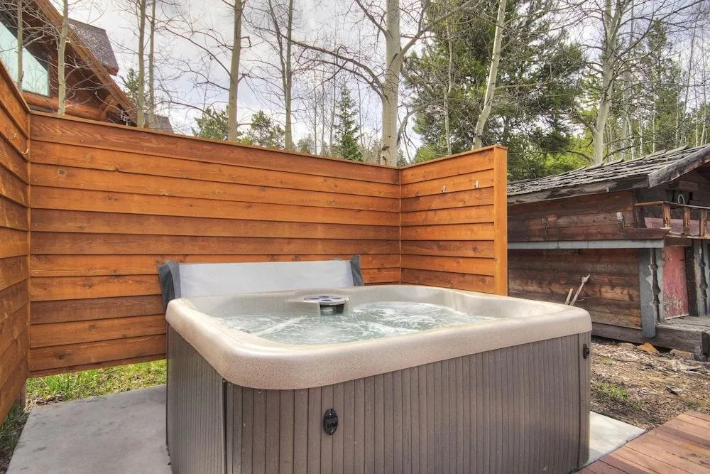 Elk Horn Cabin by RedAwning