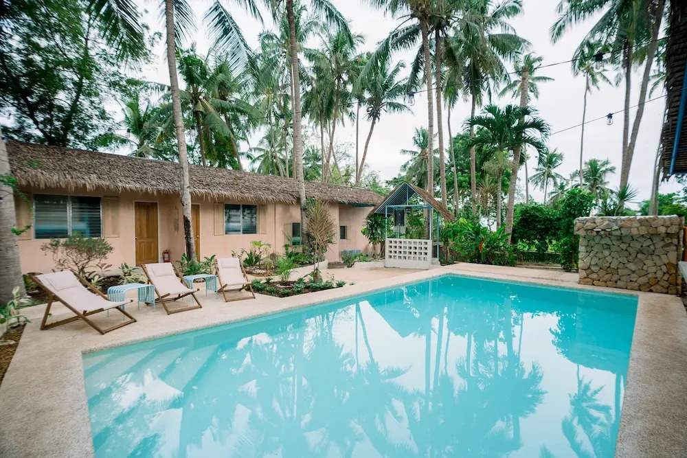 Mad Monkey Panglao