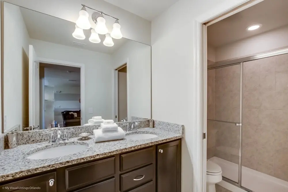 8887MENTON Ultimate 8 Bedroom 6 Bathroom Windsor