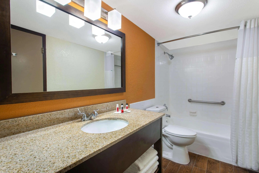 Ramada by Wyndham Tampa Westshore Airport South