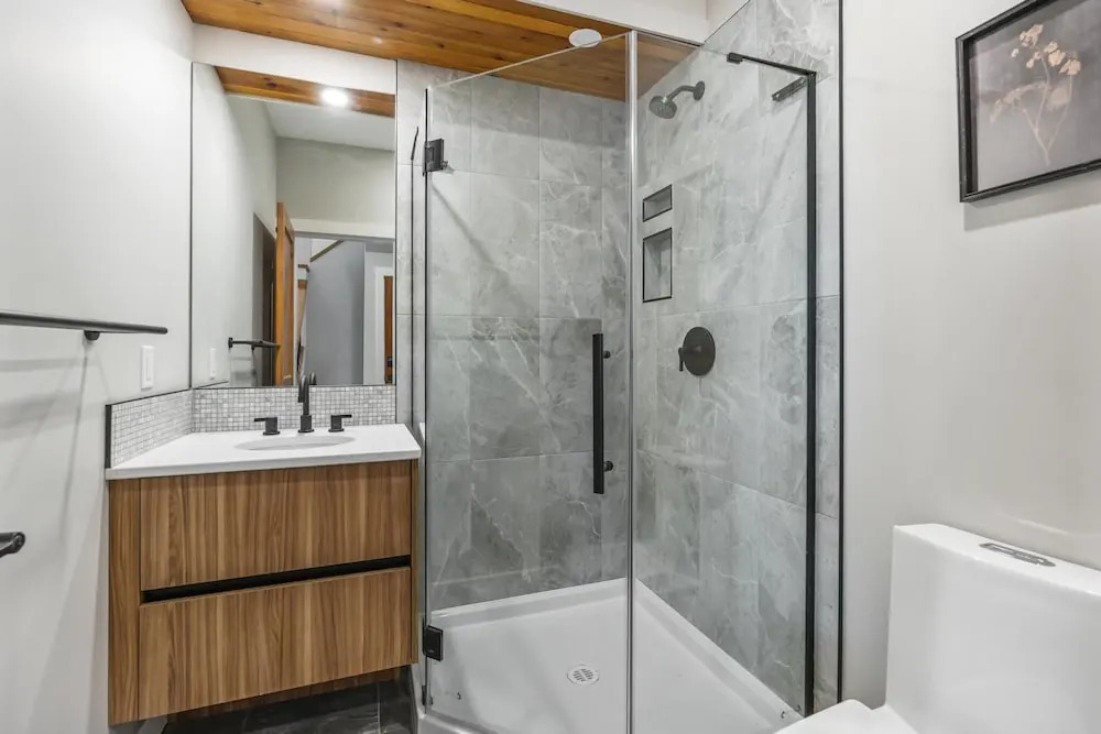 Chalet Monashee - Brand New High-End Property with Amazing Views