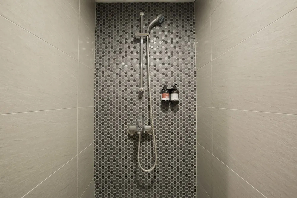 Single inn- KAOHSIUNG LINSEN