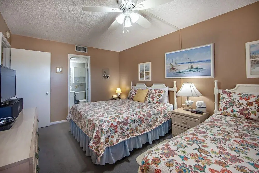 Gulf Shore Condo #217 - 1 Br condo by RedAwning