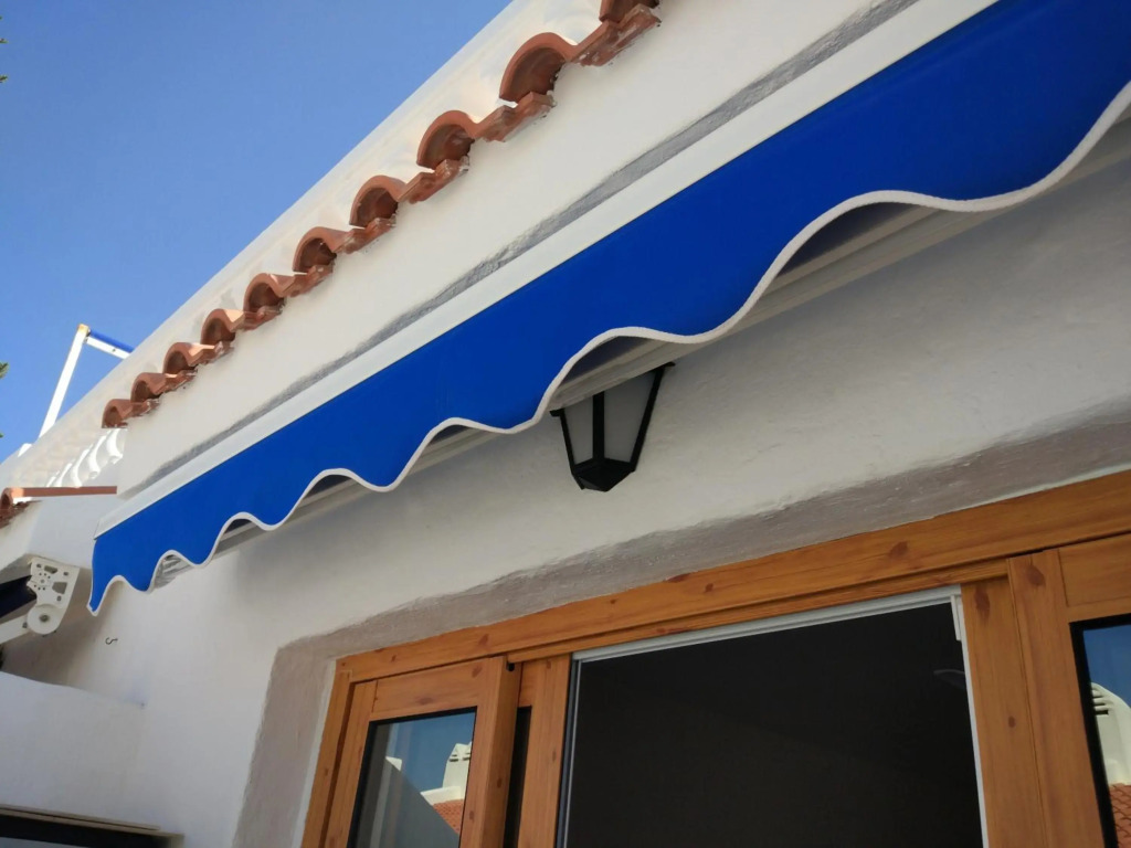 Los Cristianos studio, modern, spacious, pool,WiFi