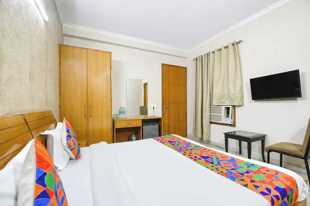 FabHotel Vagmi- 900m from Sikanderpur Metro Station Gurgaon