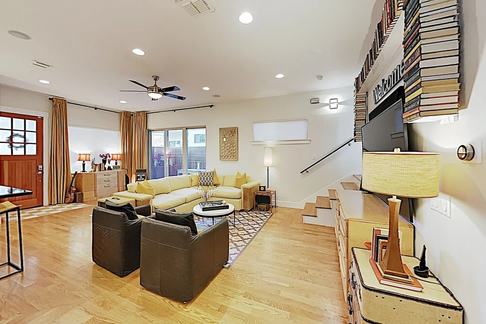 New Listing! Bouldin Creek W/ Rooftop Deck 4 Bedroom Home