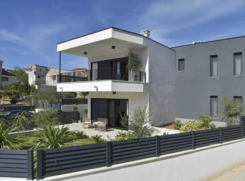 Luxury Slatine Apartments with Terrace and Garden