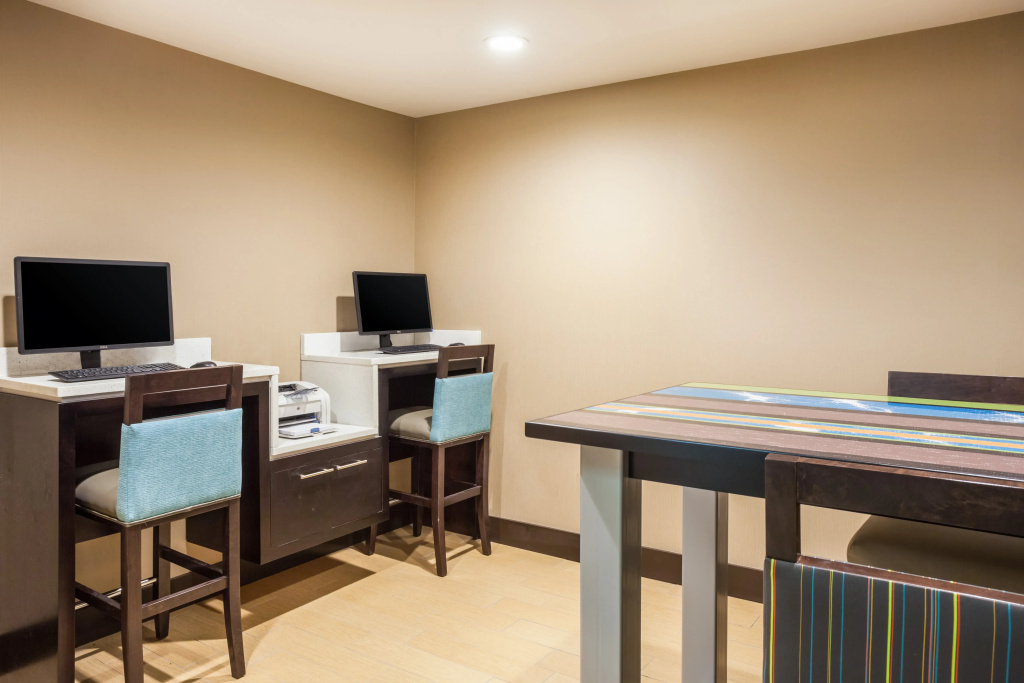 Holiday Inn Express Hotel & Suites Mebane by IHG