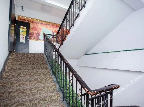Lihao Hotel & Youth Hostel (Caohejing Development Zone Subway Station)