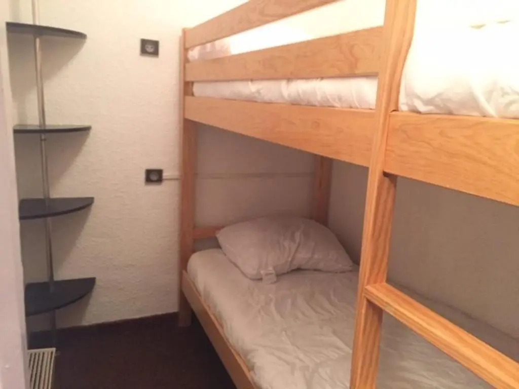 Studio cabine 8 pers, Sud, pied de piste, centre station, proche commerces et ESF - FR-1-330-40