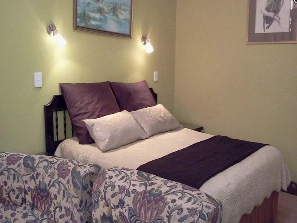 Suburbian Lodge