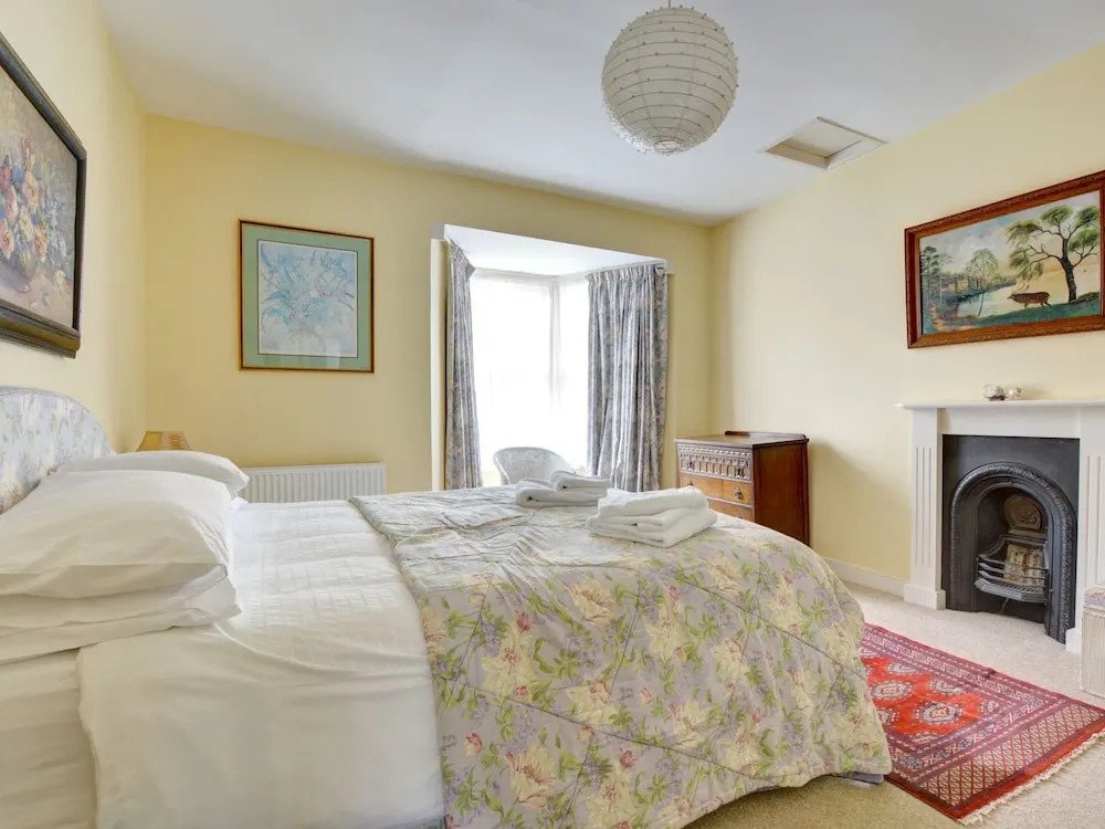 Vintage Holiday Home in Tenby With Garden